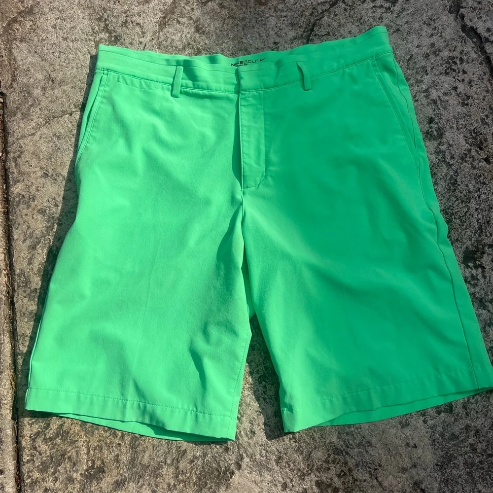 Nike Golf Tour Performance Dri-Fit Men’s Shorts 32” waist vibrant Green🏌🏻⛳️😎